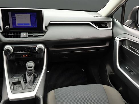 Used 2023 Toyota RAV4 LE image 18