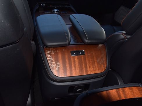 New 2025 Lincoln Navigator Black Label image 21