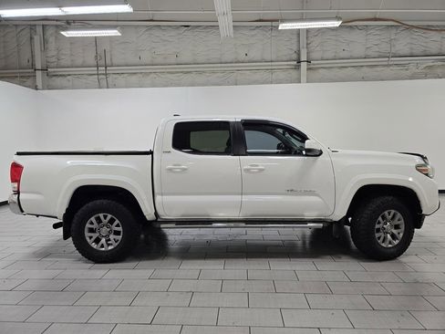 Used 2017 Toyota Tacoma SR5 image 14