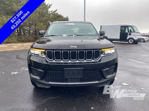 Used 2023 Jeep Grand Cherokee Laredo image 10