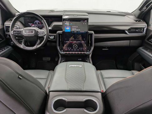 Used 2025 GMC Yukon XL AT4 AWD/4WD image 18