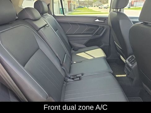 Used 2023 Volkswagen Tiguan SE w/ Panoramic Sunroof Package image 8