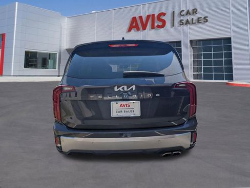 Used 2025 Kia Telluride S FWD image 7