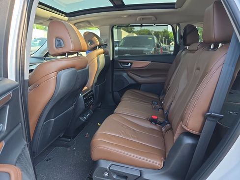 Used 2022 Acura MDX SH-AWD w/ Technology Package image 16