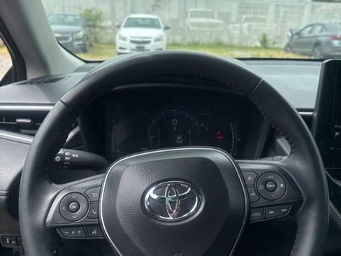 Used 2026 Toyota Corolla Cross LE FWD image 8
