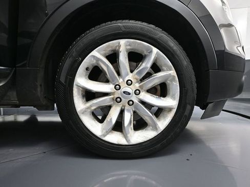 Used 2013 Ford Explorer XLT image 16