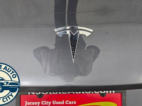 Used 2023 Tesla Model Y Long Range image 31