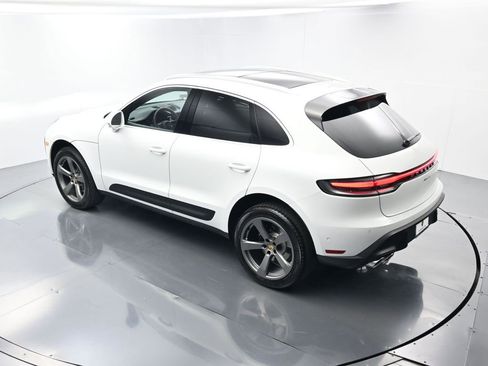 Used 2025 Porsche Macan image 36