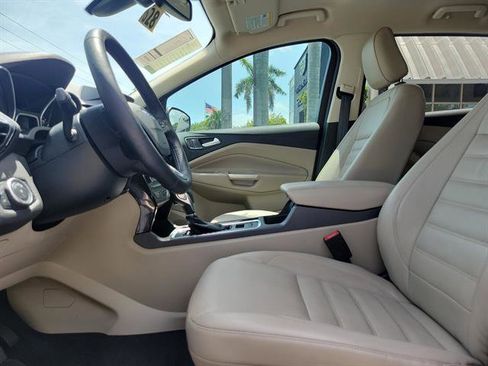 Used 2019 Ford Escape Titanium image 60