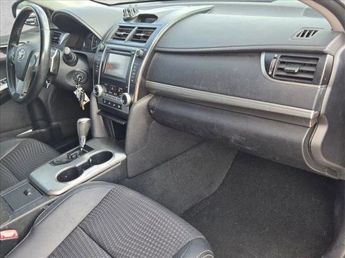 Used 2013 Toyota Camry SE image 17
