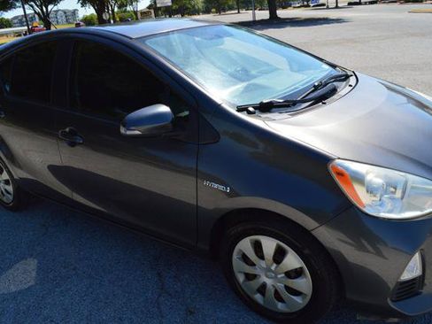 Used 2013 Toyota Prius C Two FWD image 3