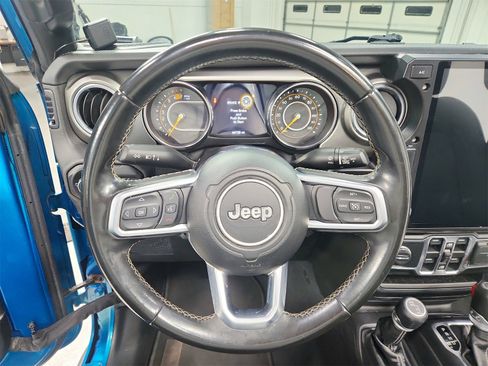 Used 2020 Jeep Wrangler Unlimited Sahara image 21