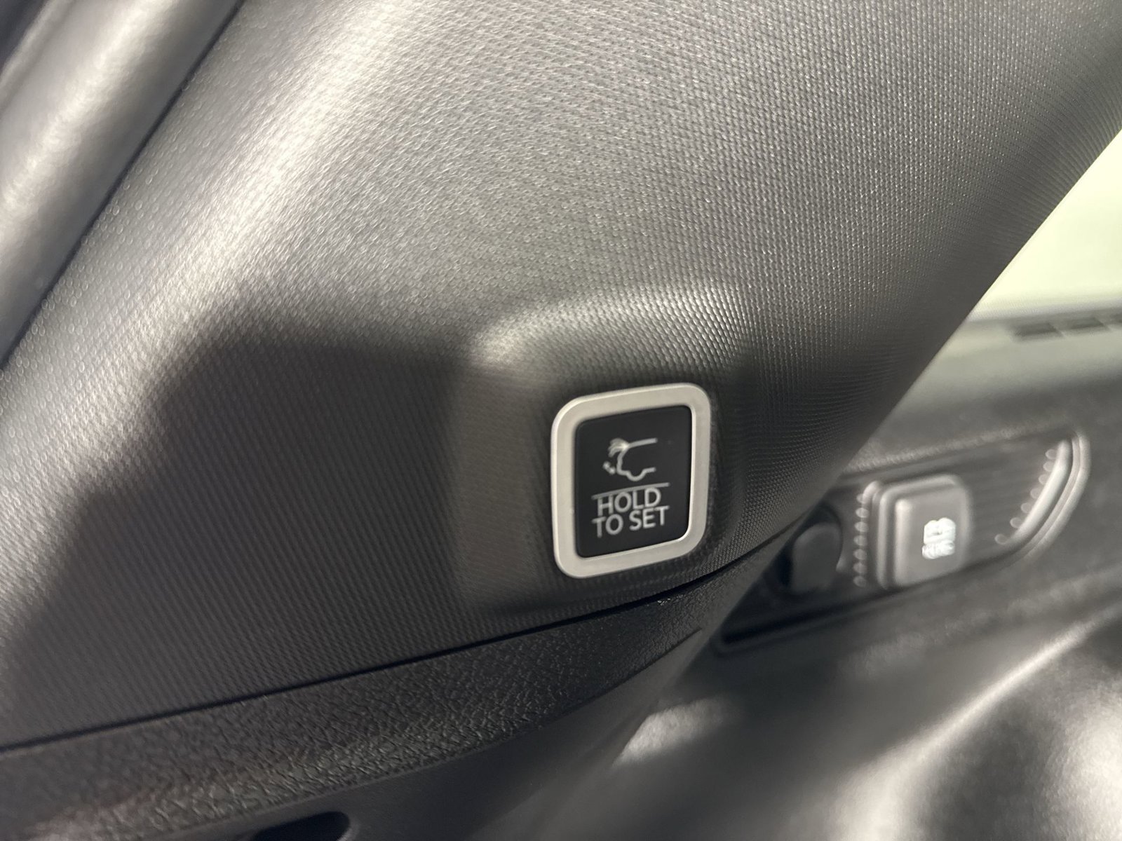 Used 2026 Jeep Grand Cherokee Altitude AWD/4WD image 35