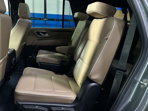 Used 2021 Chevrolet Tahoe Premier w/ Premium Package image 32