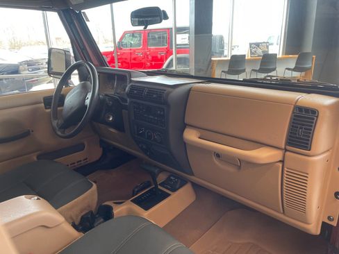 Used 2002 Jeep Wrangler Sahara image 18