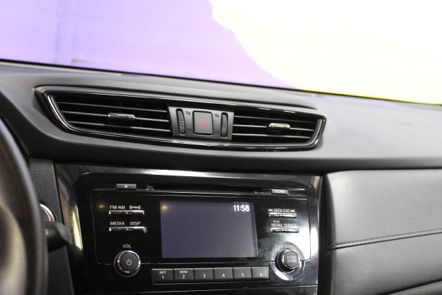 Used 2017 Nissan Rogue SV FWD image 19