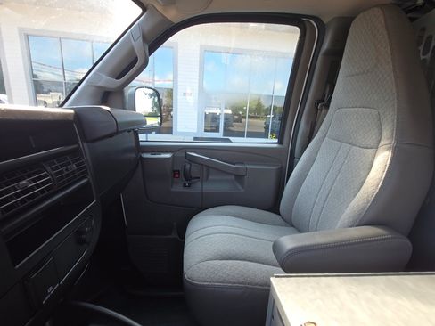 Used 2022 Chevrolet Express 2500 w/ Driver Convenience Package RWD image 20