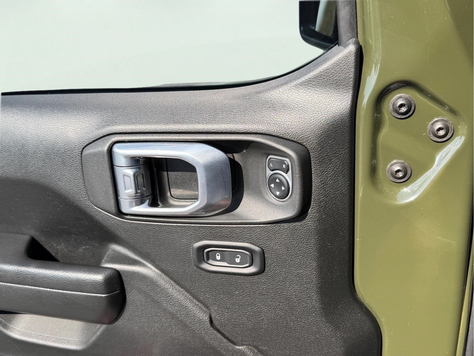 Used 2022 Jeep Gladiator Sport AWD/4WD image 22