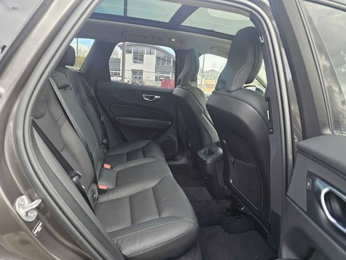 Certified 2025 Volvo XC60 B5 Plus image 13