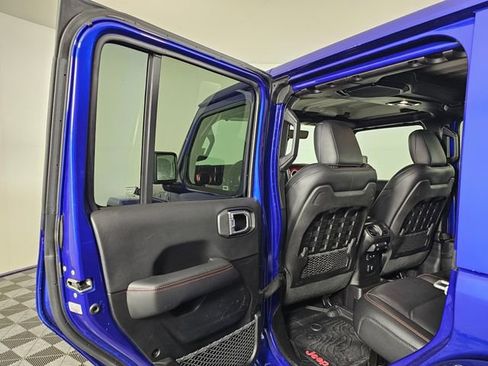 Used 2020 Jeep Wrangler Unlimited Rubicon w/ Uconnect 4C Nav & Sound Group image 18