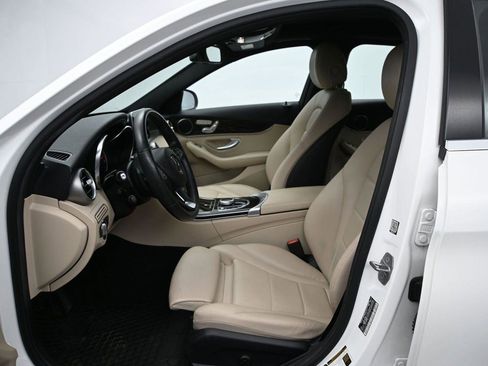 Used 2018 Mercedes-Benz C 300 4MATIC Sedan image 7