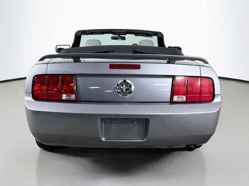 Used 2006 Ford Mustang Convertible RWD image 14