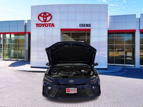 Used 2025 Toyota Camry SE image 13