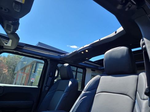 Used 2024 Jeep Wrangler High Altitude AWD/4WD image 13