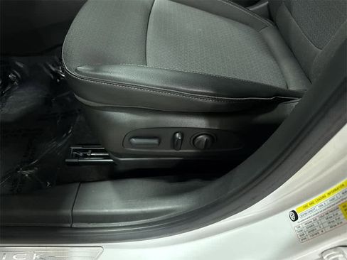 Used 2023 Buick Encore GX Select image 23