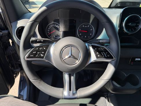 Used 2026 Mercedes-Benz Sprinter 2500 image 9
