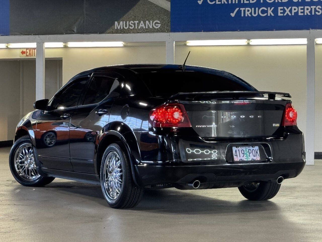 Used 2012 Dodge Avenger SE FWD image 12