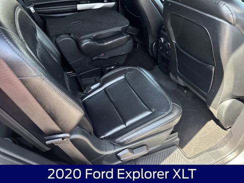 Used 2020 Ford Explorer XLT w/ Equipment Group 202A AWD/4WD image 14