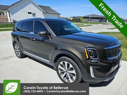 Used 2020 Kia Telluride EX w/ EX Premium Package FWD image 14