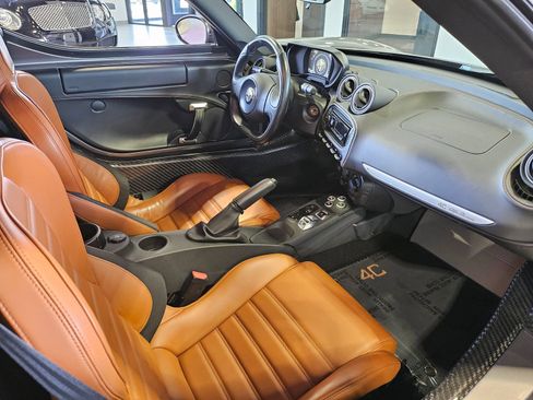 Used 2016 Alfa Romeo 4C Coupe w/ Convenience Group - Coupe RWD image 24
