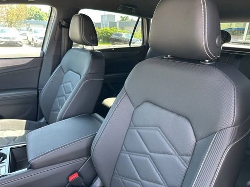 New 2025 Volkswagen Atlas Cross Sport SE image 11