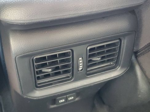 Used 2024 Toyota RAV4 XLE FWD image 13