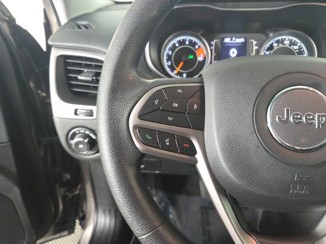 Used 2019 Jeep Cherokee Latitude w/ Popular Appearance Group AWD/4WD image 21