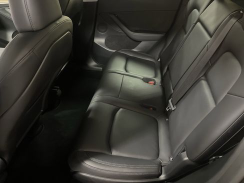 Used 2024 Tesla Model Y Long Range image 32