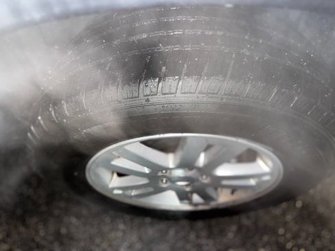 Used 2010 Ford Explorer Sport Trac XLT image 24