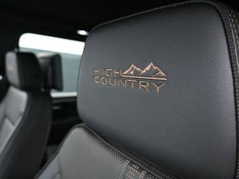 New 2026 Chevrolet Suburban High Country AWD/4WD image 25