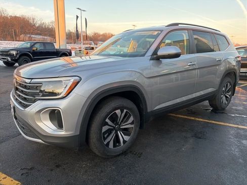 New 2026 Volkswagen Atlas SE image 3