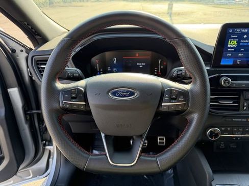 Used 2024 Ford Escape ST-Line image 18