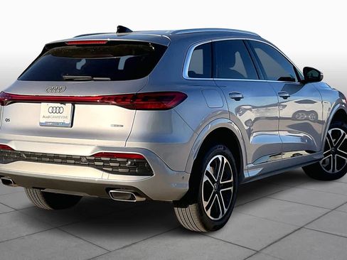 Used 2025 Audi Q5 Premium w/ Convenience Package image 12