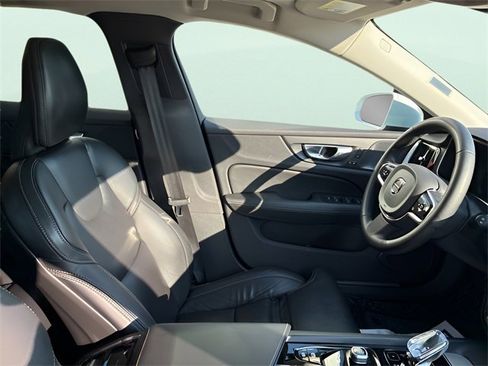 Used 2024 Volvo V60 B5 Cross Country Ultimate w/ Protection Package Premier image 11