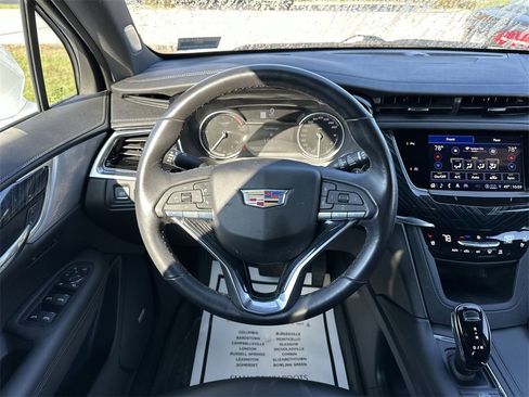 Used 2024 Cadillac XT6 Premium Luxury image 6