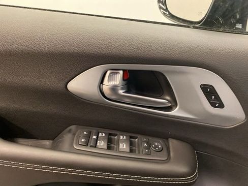 New 2026 Chrysler Pacifica Limited w/ S Appearance Package image 22