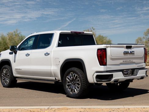 Used 2023 GMC Sierra 1500 Denali Ultimate AWD/4WD image 5