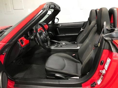 Used 2014 MAZDA MX-5 Miata Club image 18