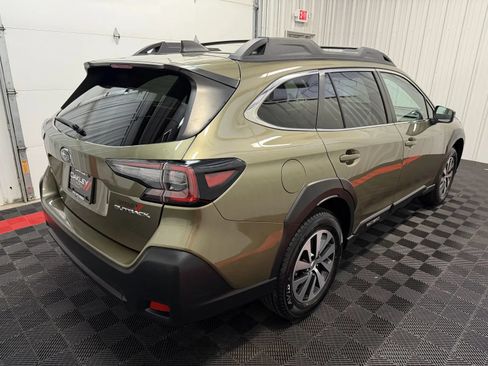 Used 2024 Subaru Outback Premium AWD/4WD image 4