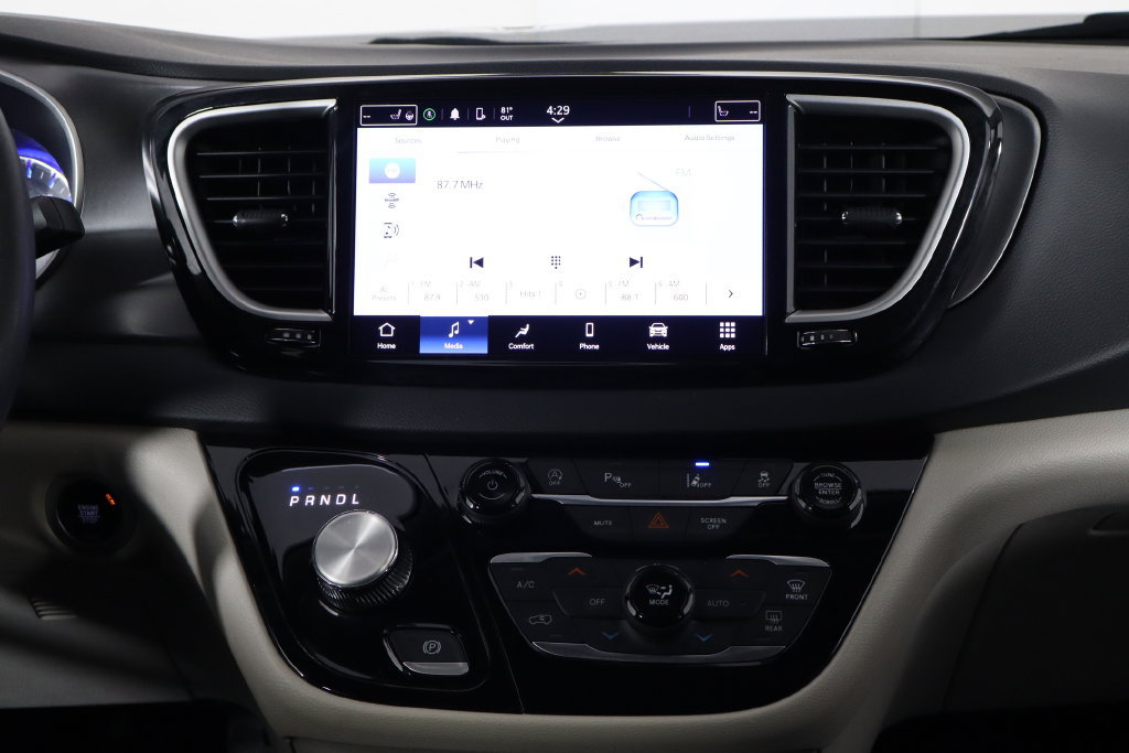Used 2023 Chrysler Pacifica Touring-L FWD image 28